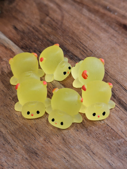 EVERYTHING THAT GLOWS IN THE DARK  (NON CRYSTAL LUMINOUS RESIN)