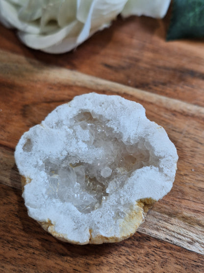 QUARTZ CLUSTER GEODE
