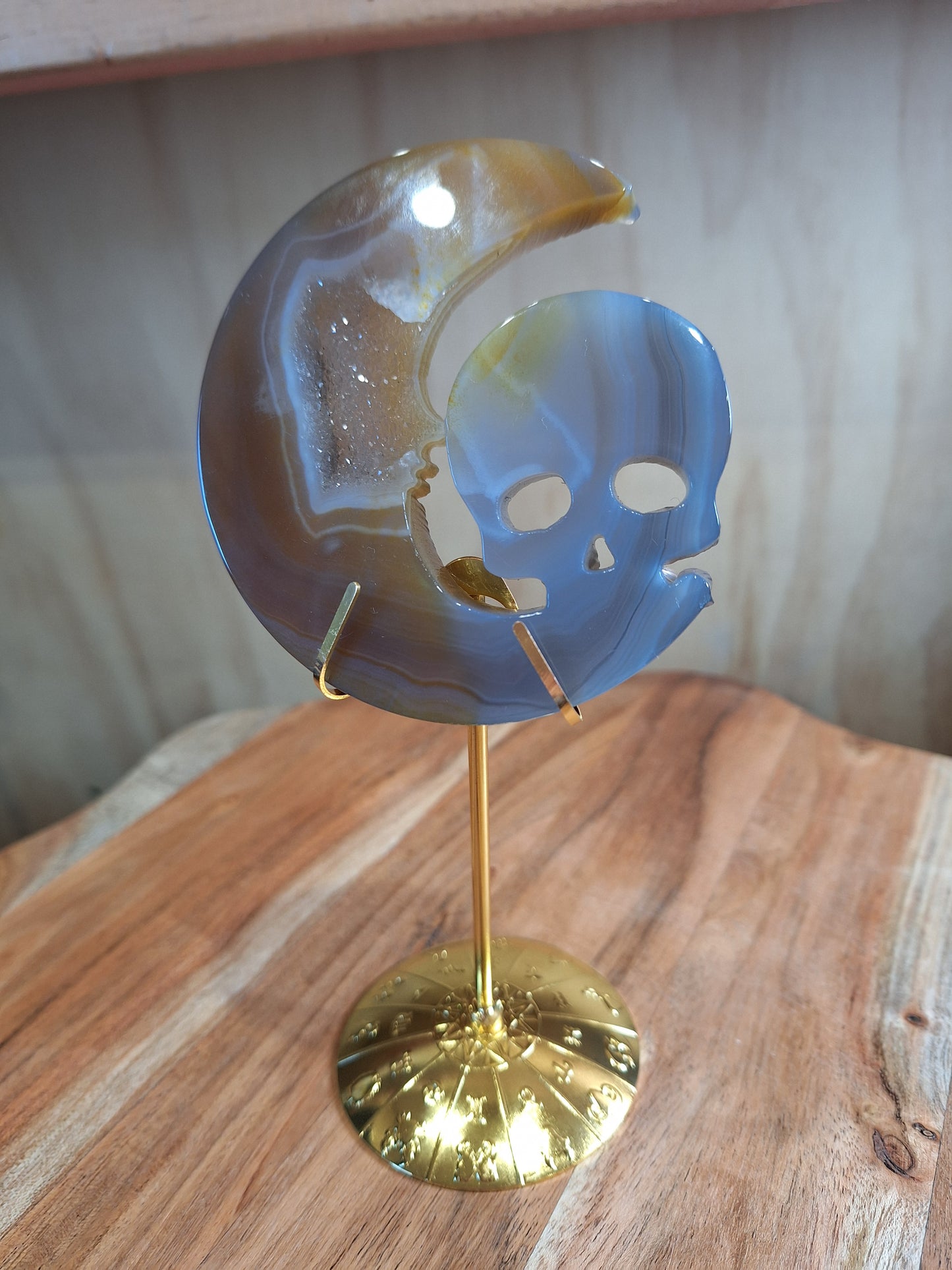 DRUUZY AGATE MOON SKULL ON ASTROLOGICAL GOLD STAND