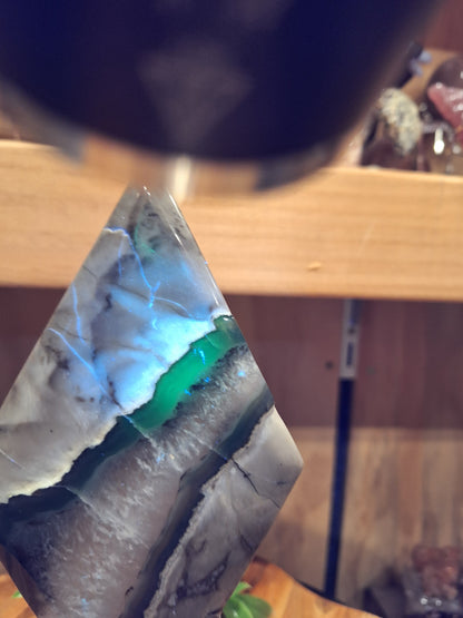 VOLCANO AGATE DIAMONDS