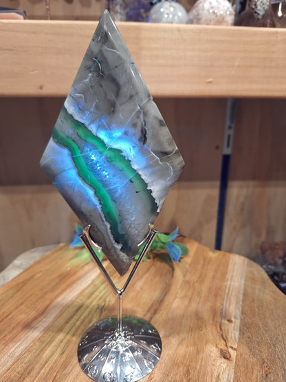 VOLCANO AGATE DIAMONDS