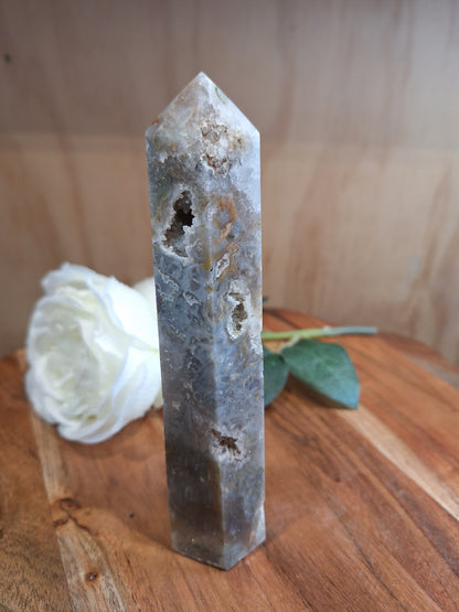 AGATE MOSS TOWER (SLIGHT LEAN, PRICED TO REFLECT THIS)