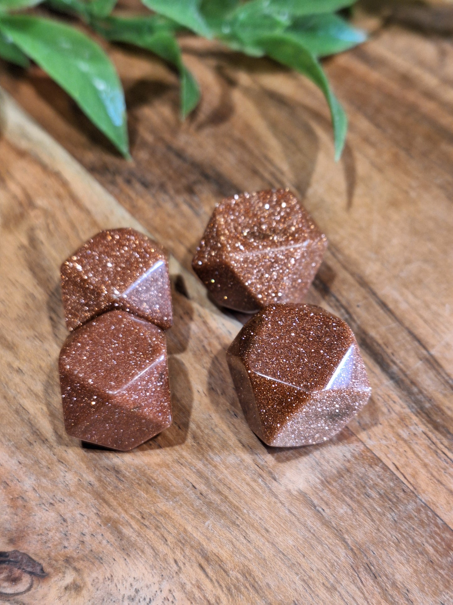 CRYSTAL DICE SHAPE