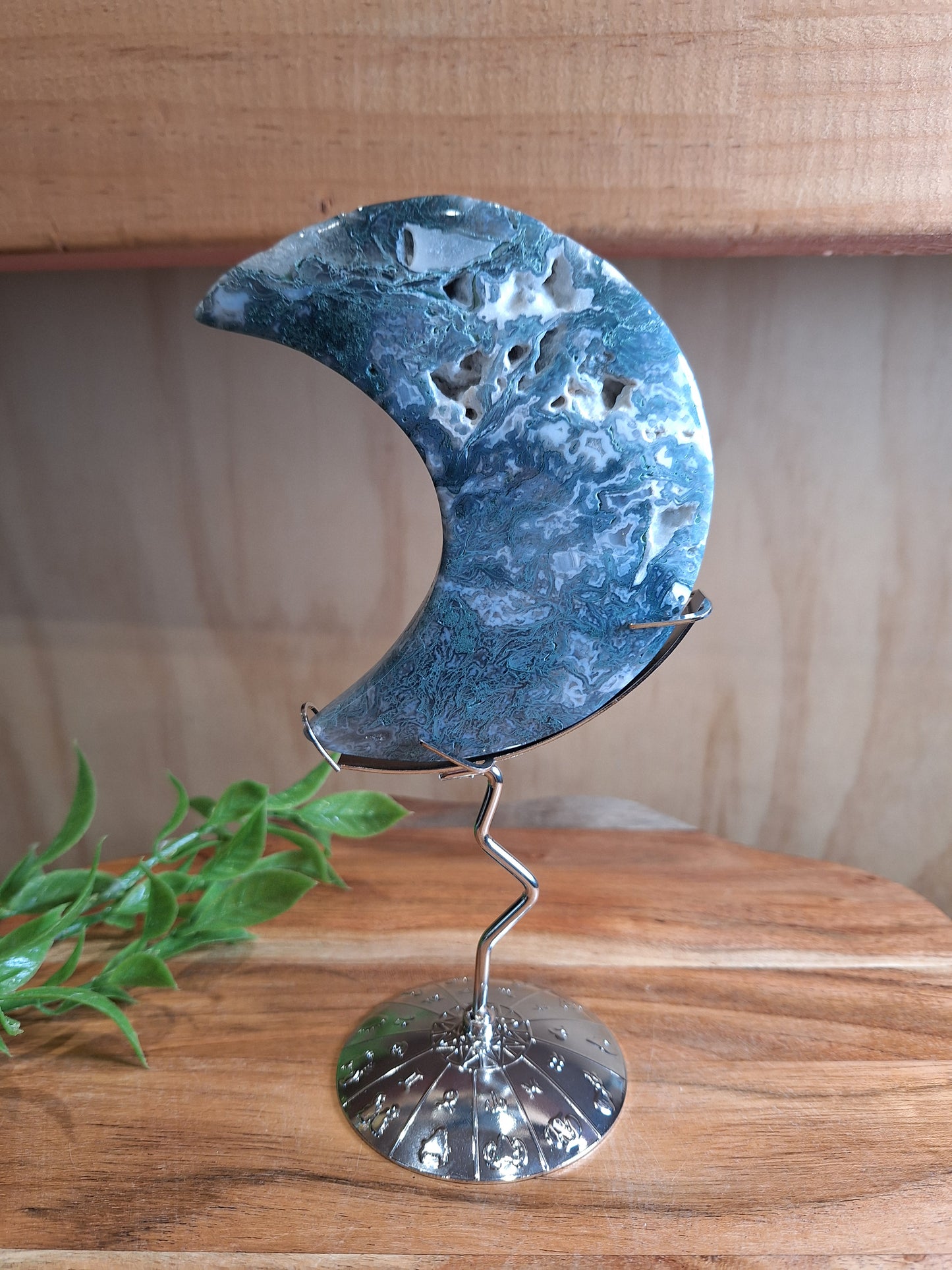 MOSS AGATE MOON INCLUDING STAND