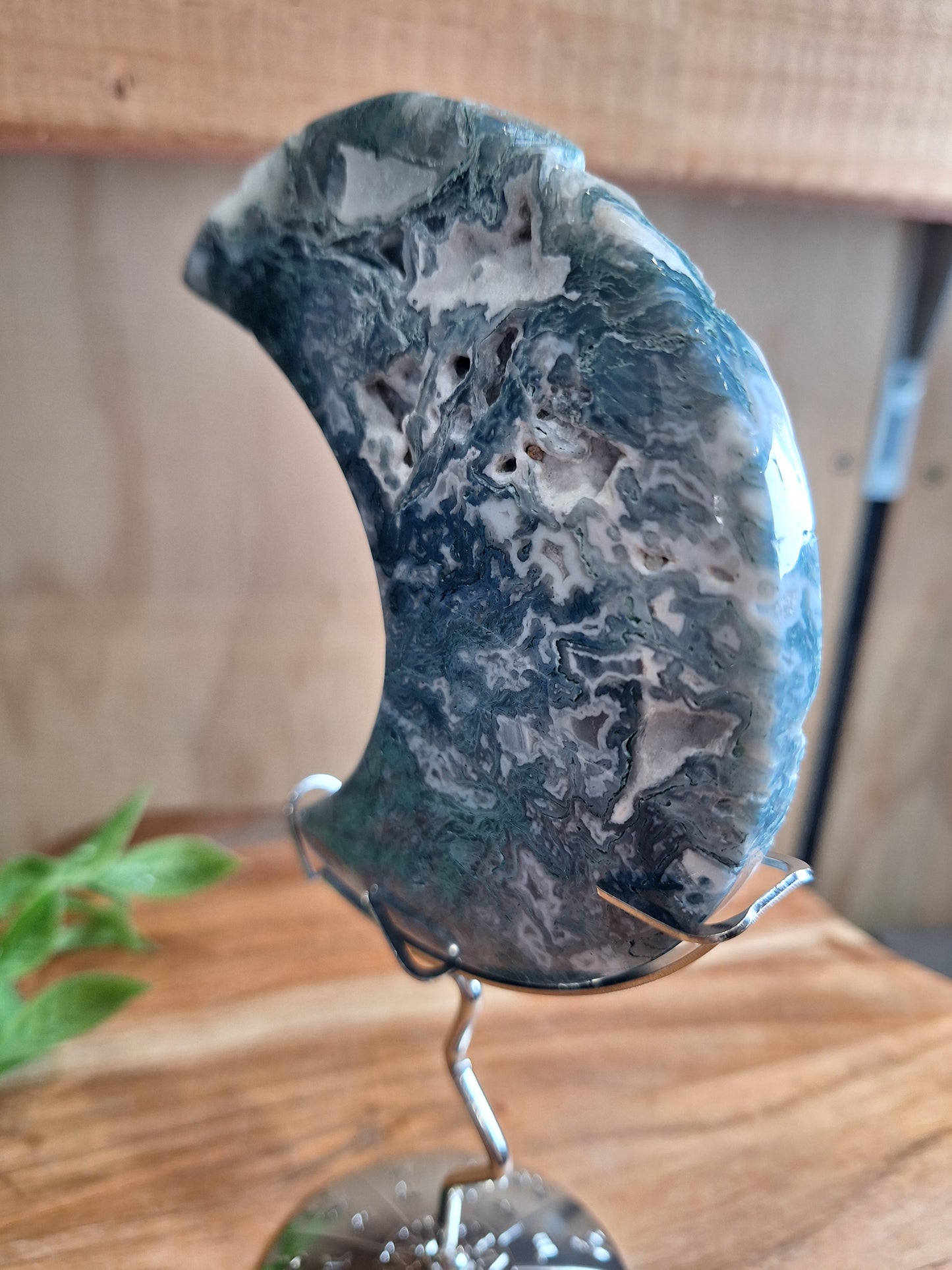 MOSS AGATE MOON INCLUDING STAND