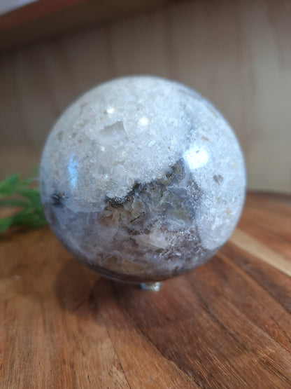 DRUUZY AGATE WITH AMETHYST SPHERE, ALSO UV REACTIVE PIECES 816GRAMS!!!!