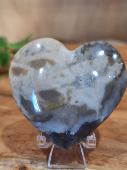 VOLCANO AGATE HEARTS