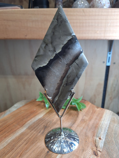 VOLCANO AGATE DIAMONDS