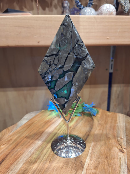 VOLCANO AGATE DIAMONDS