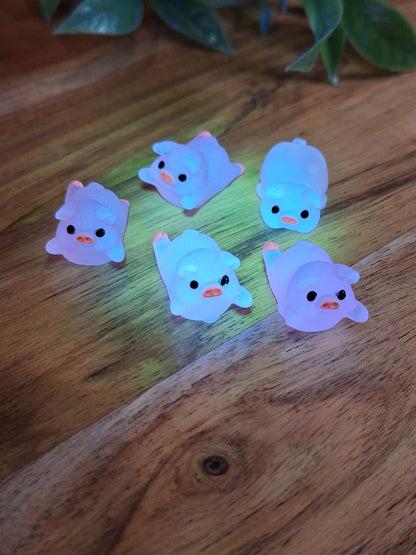 EVERYTHING THAT GLOWS IN THE DARK  (NON CRYSTAL LUMINOUS RESIN)