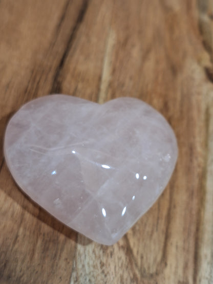 ROSE QUARTZ HEART (STAND NOT INCLUDED)