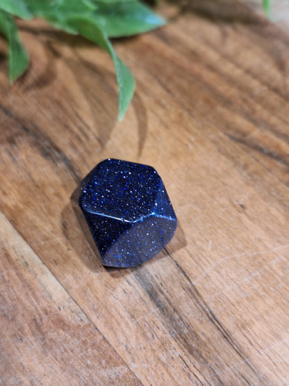 CRYSTAL DICE SHAPE
