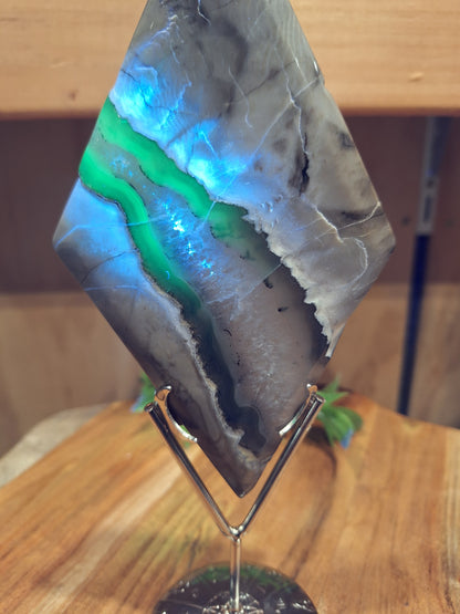 VOLCANO AGATE DIAMONDS