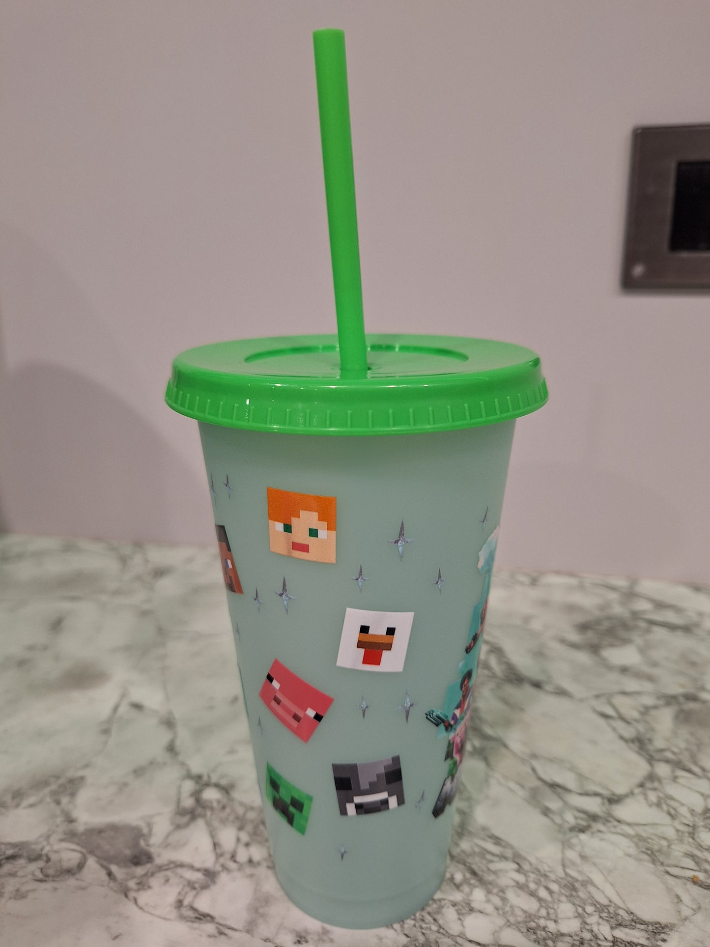 COLOUR CHANGING REUSABLE BPA FREE L CUP (24oz) WITH LID AND STRAW + SUBLIMATION WRAP