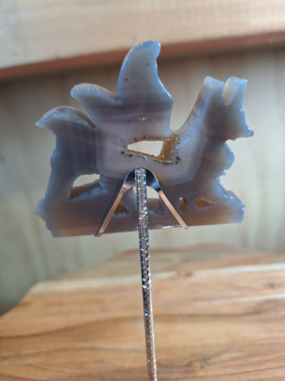 DRUUZY AGATE FOX ON ASTROLOGICAL STAND