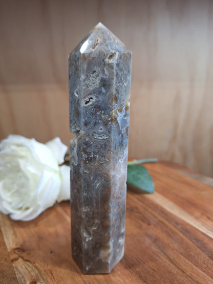 AGATE MOSS TOWER (SLIGHT LEAN, PRICED TO REFLECT THIS)