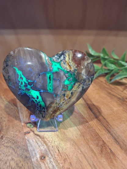 VOLCANO AGATE HEARTS