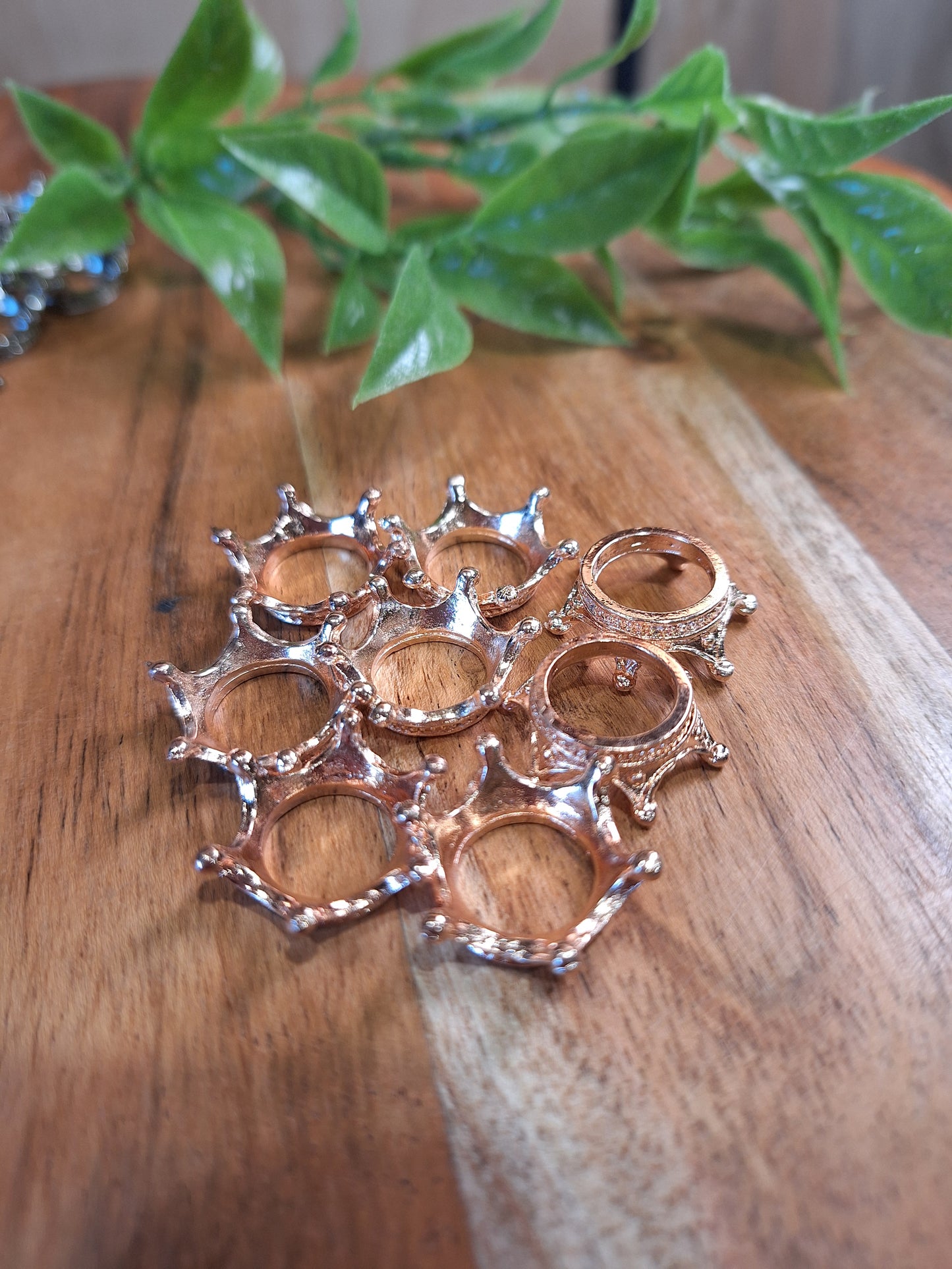 SPHERE HOLDERS