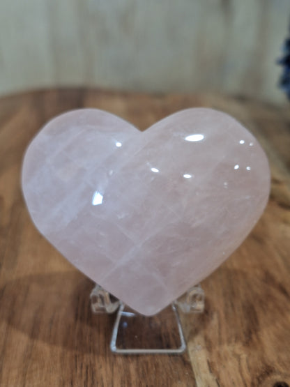 ROSE QUARTZ HEART (STAND NOT INCLUDED)