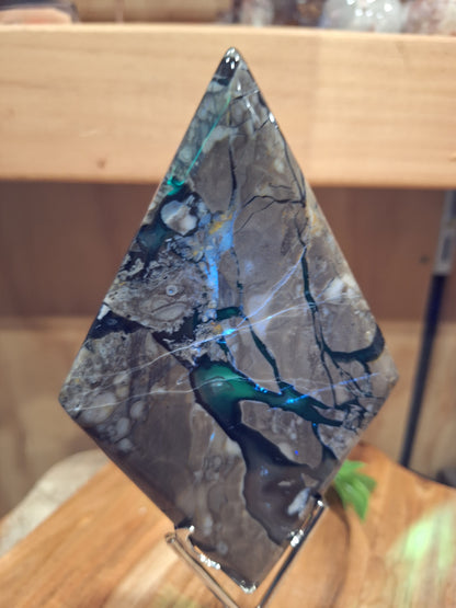 VOLCANO AGATE DIAMONDS