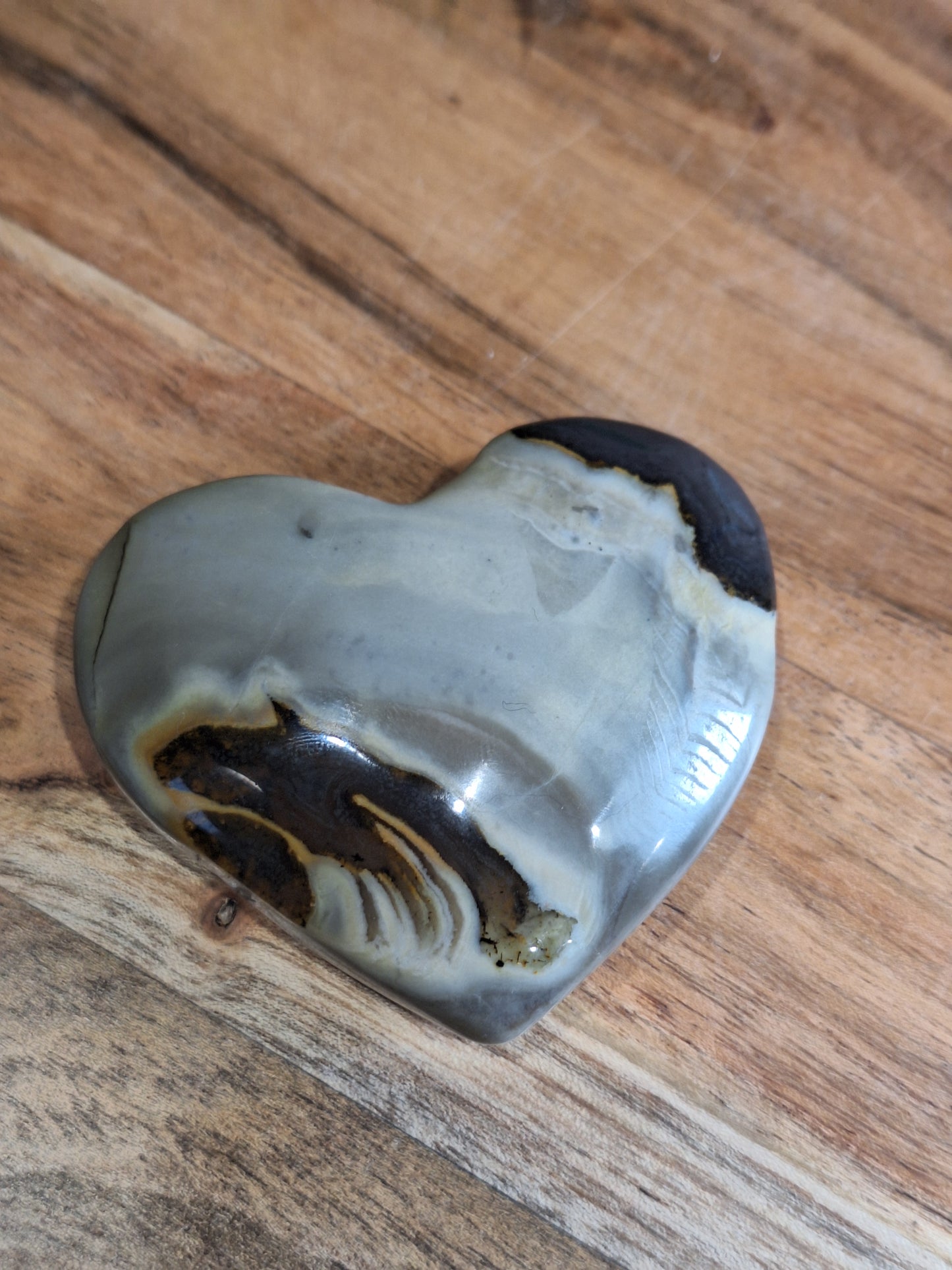 VOLCANO AGATE HEARTS