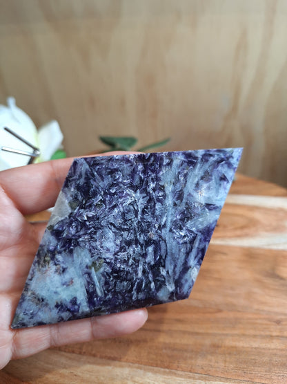 PURPLE MICA DIAMOND WITH STAND