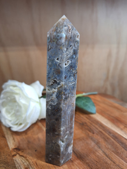 AGATE MOSS TOWER (SLIGHT LEAN, PRICED TO REFLECT THIS)