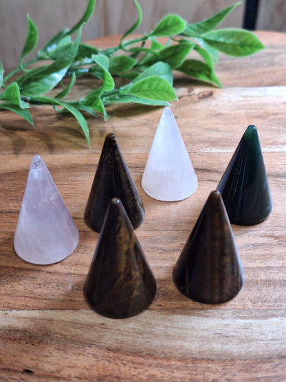 CRYSTAL RING HOLDERS