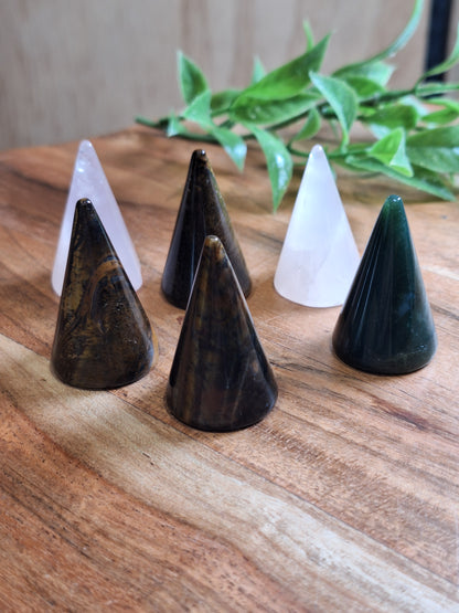 CRYSTAL RING HOLDERS
