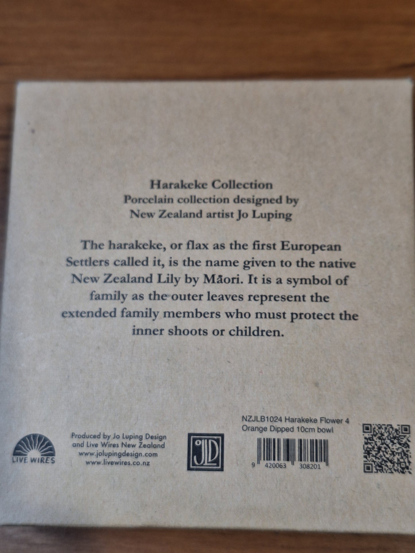 PORCELAIN BOWLS (NEW ZEALAND ARTIST)