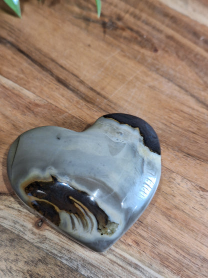 VOLCANO AGATE HEARTS