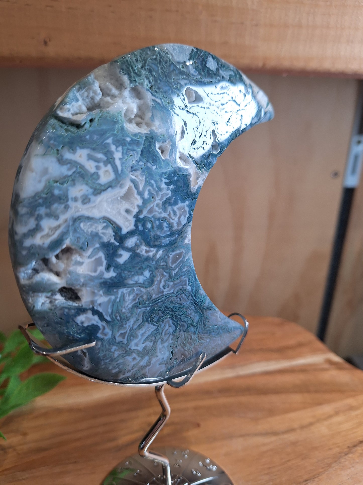 MOSS AGATE MOON INCLUDING STAND