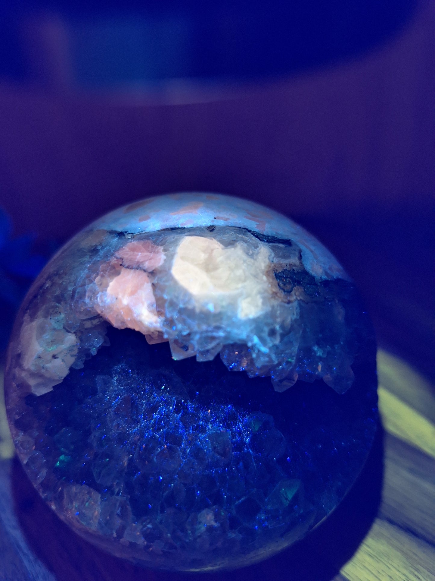DRUUZY AGATE WITH AMETHYST SPHERE, ALSO UV REACTIVE PIECES 816GRAMS!!!!