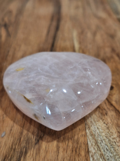 ROSE QUARTZ HEART (STAND NOT INCLUDED)