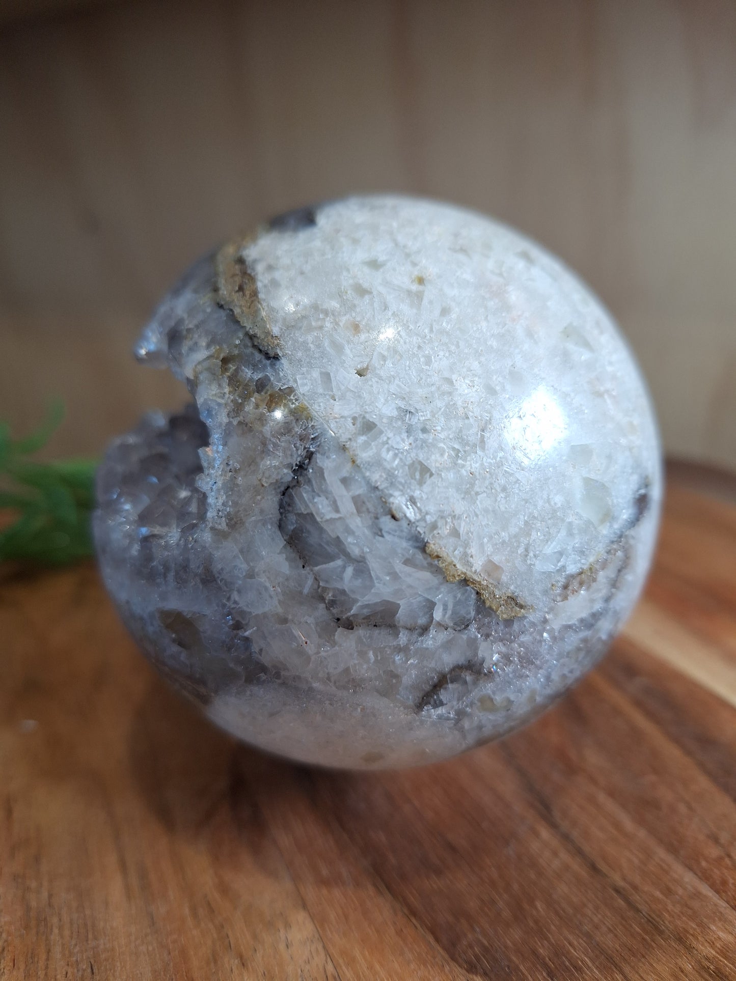 DRUUZY AGATE WITH AMETHYST SPHERE, ALSO UV REACTIVE PIECES 816GRAMS!!!!