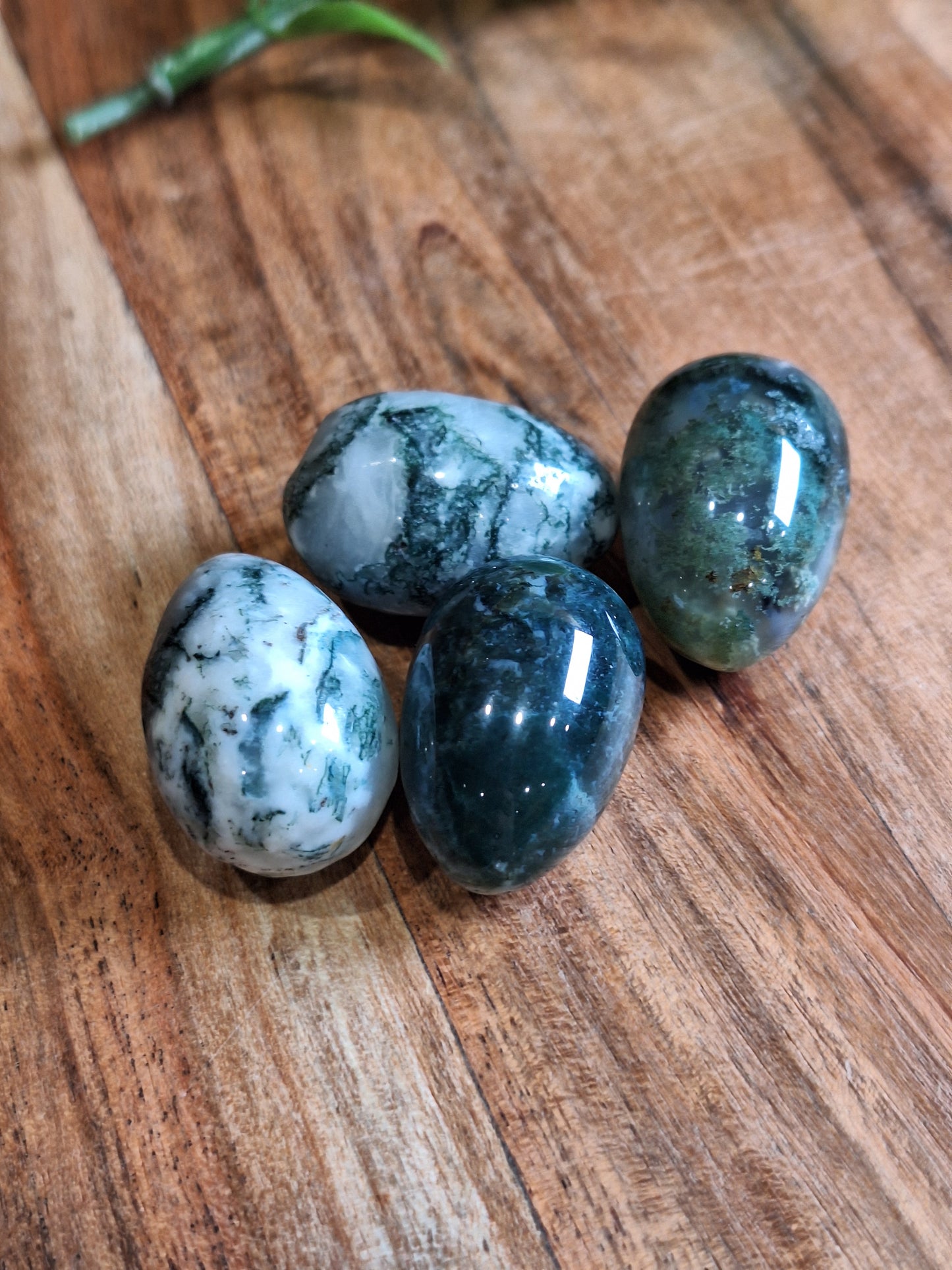 CRYSTAL EGGS (SMALL/MEDIUM)