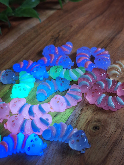 EVERYTHING THAT GLOWS IN THE DARK  (NON CRYSTAL LUMINOUS RESIN)