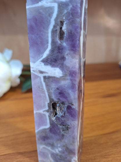 DREAM AMETHYST TOWER (CHEVRON AMETHYST)