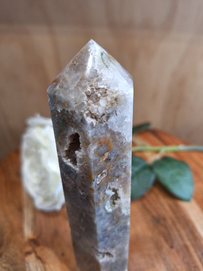 AGATE MOSS TOWER (SLIGHT LEAN, PRICED TO REFLECT THIS)