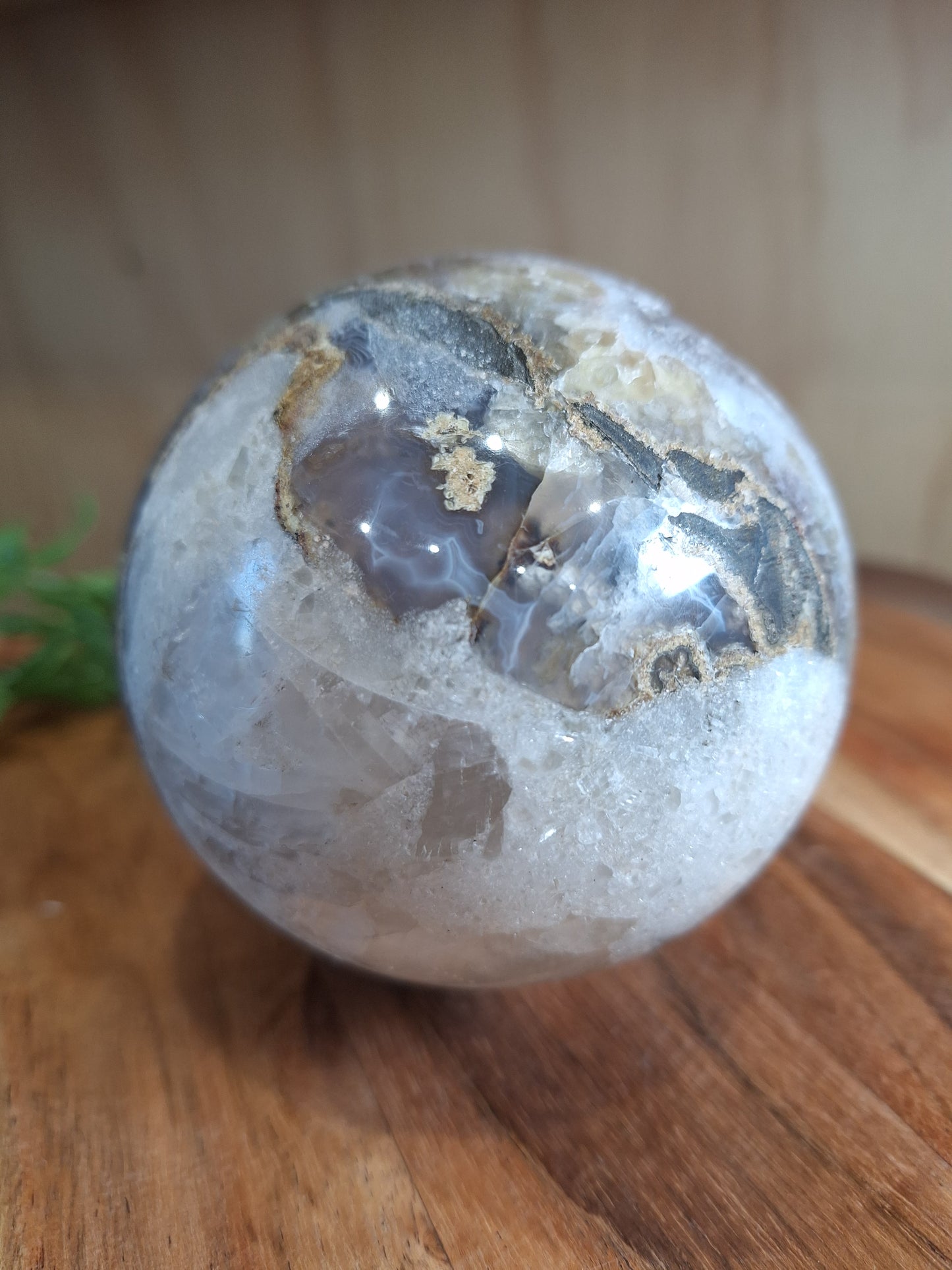 DRUUZY AGATE WITH AMETHYST SPHERE, ALSO UV REACTIVE PIECES 816GRAMS!!!!