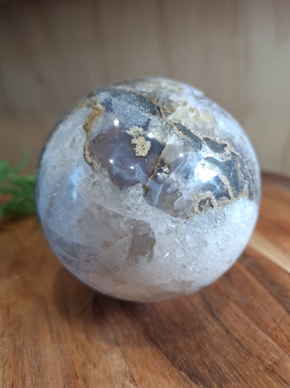 DRUUZY AGATE WITH AMETHYST SPHERE, ALSO UV REACTIVE PIECES 816GRAMS!!!!
