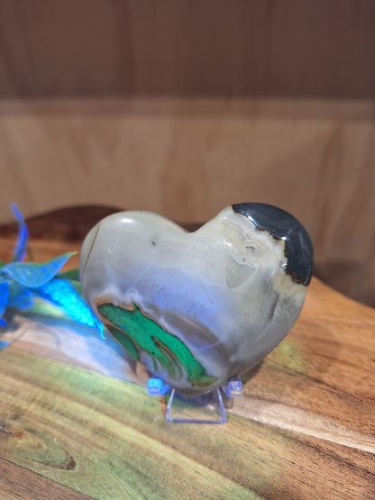 VOLCANO AGATE HEARTS