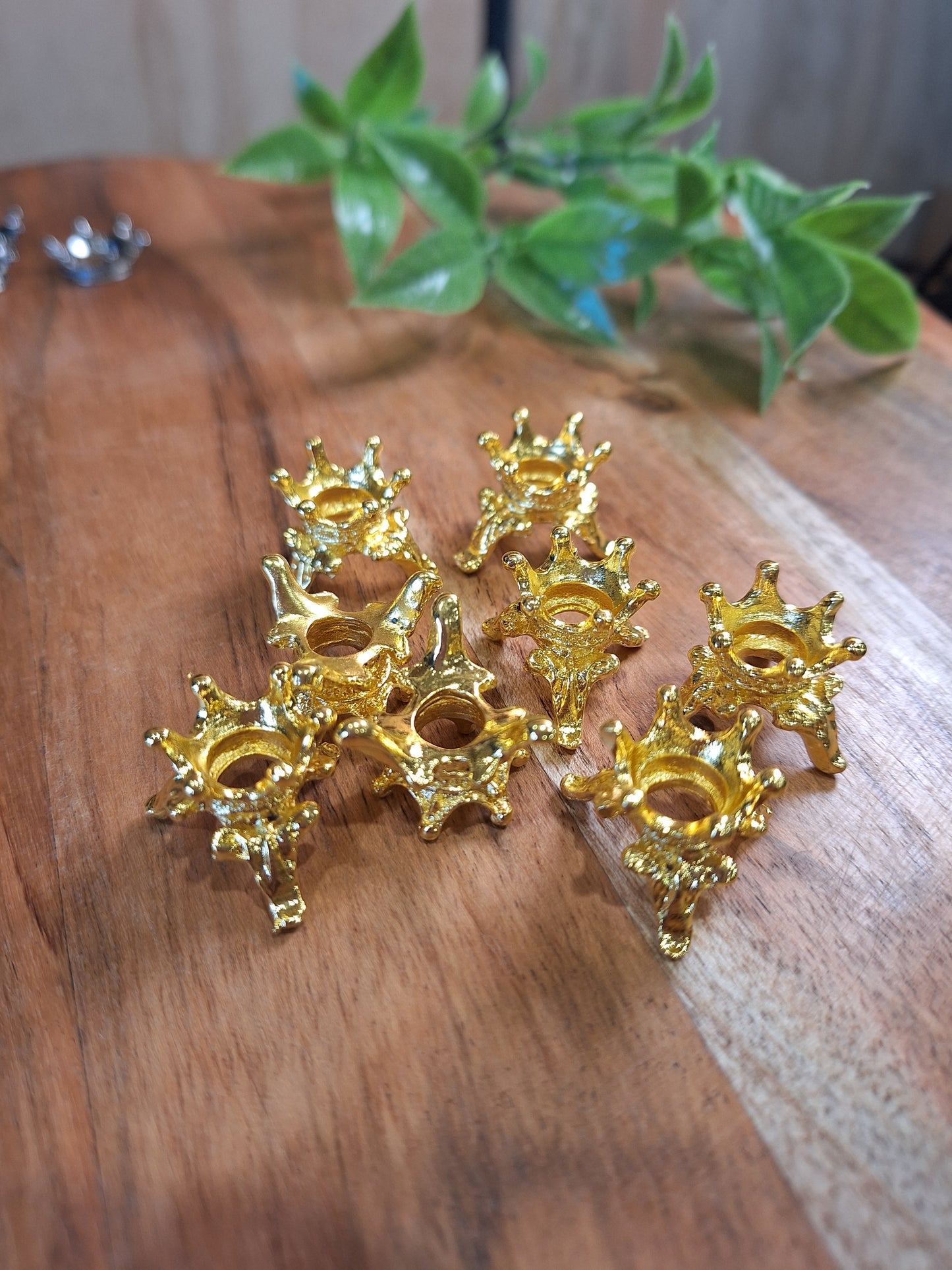 SPHERE HOLDERS