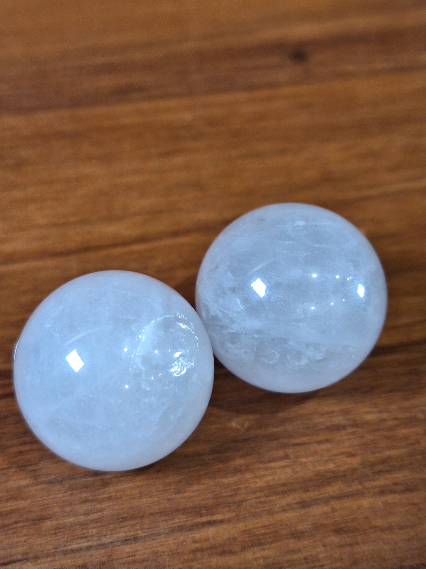 CLEAR QUARTZ SPHERES (SMALL)