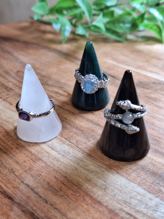 CRYSTAL RING HOLDERS