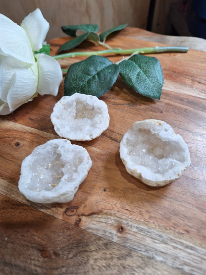 QUARTZ CLUSTER GEODE