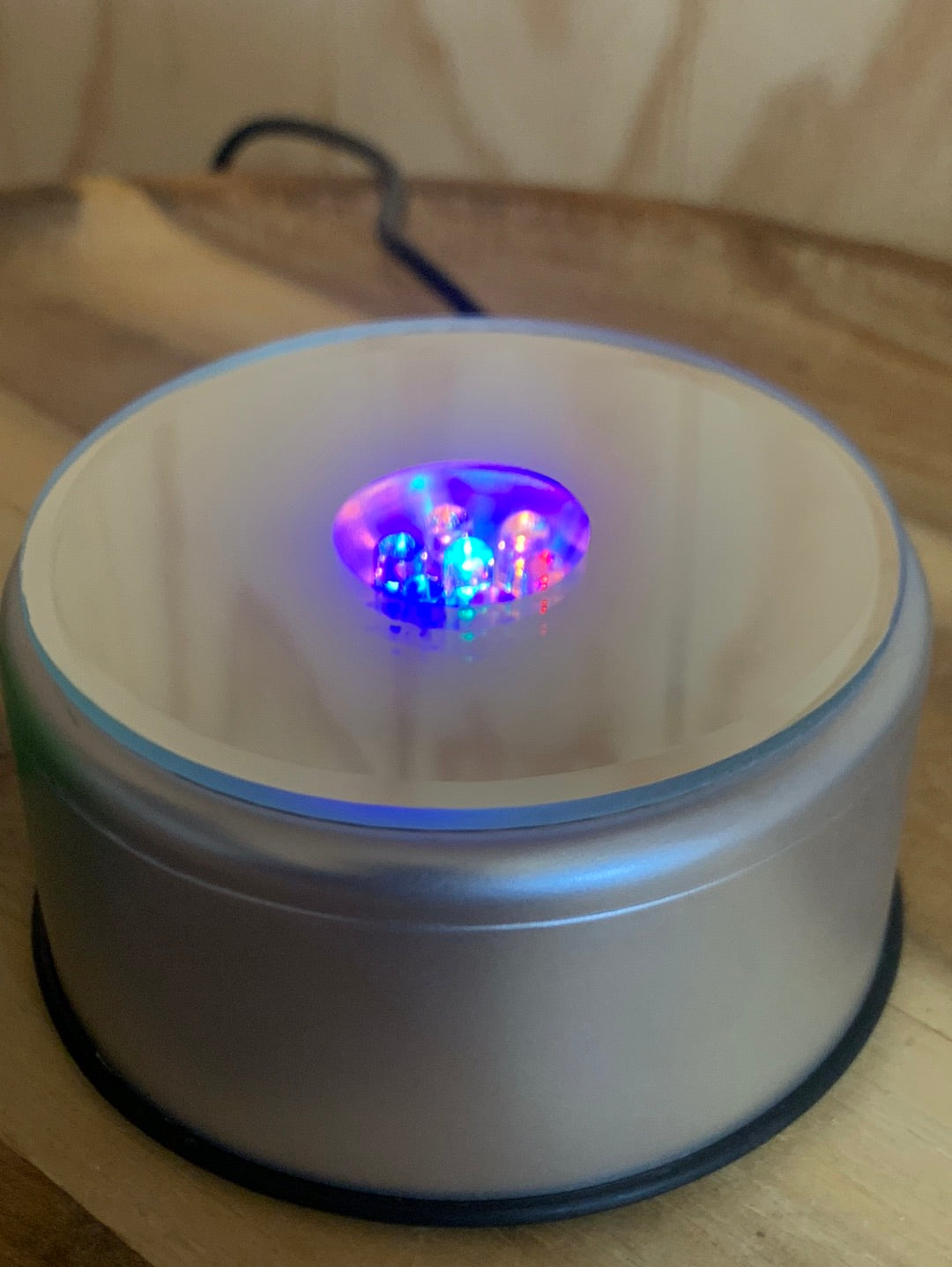 MIRRORED ROTATING LED LIGHT