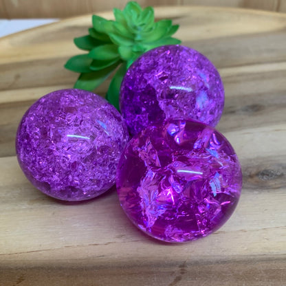 CRACKLE QUARTZ SPHERE (DYED)