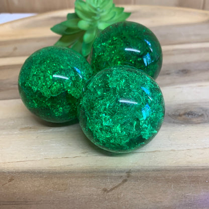 CRACKLE QUARTZ SPHERE (DYED)