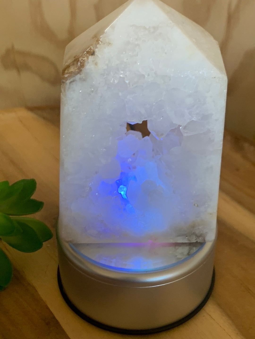 MIRRORED ROTATING LED LIGHT